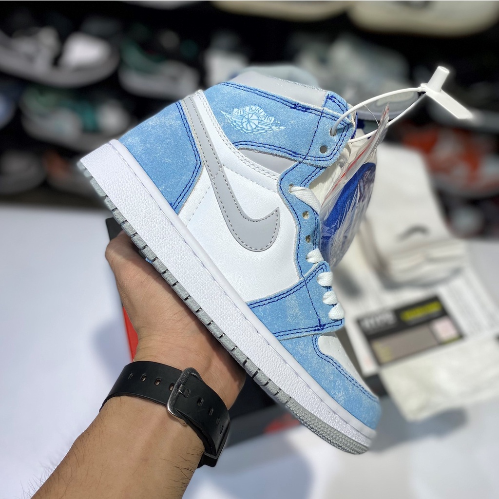 Giày sneaker nam nữ cao cổ : Jordan 1 High Hyper Royal | Phiên bản 1:1 .