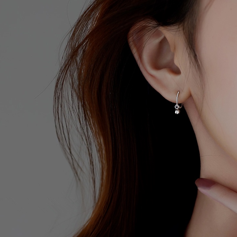 1 Đôi Bông Tai Dạng Vòng Nhỏ Màu Bạc Đơn Giản Thời Trang Cho Nữ