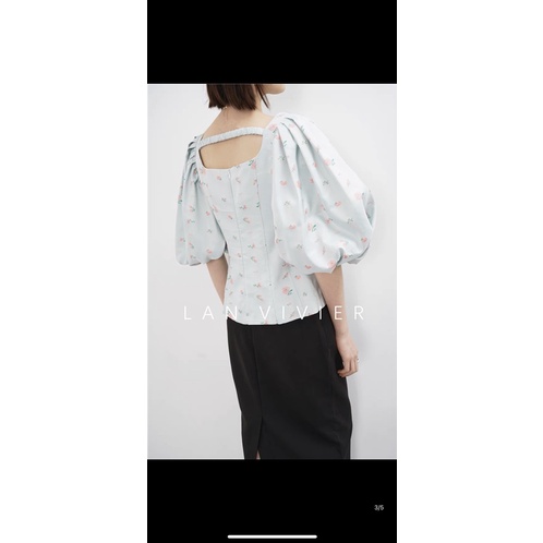 Áo tay bồng thêu hoa