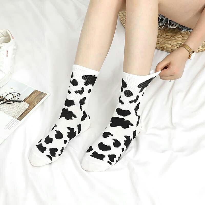 Tất cao cổ thời trang unisex phong cách Hàn Quốc họa tiết bò sữa cực cool cho giới trẻ