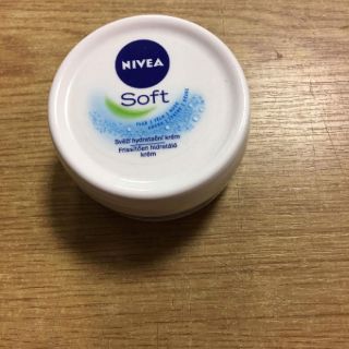 Kem dưỡng da Nivea soft
