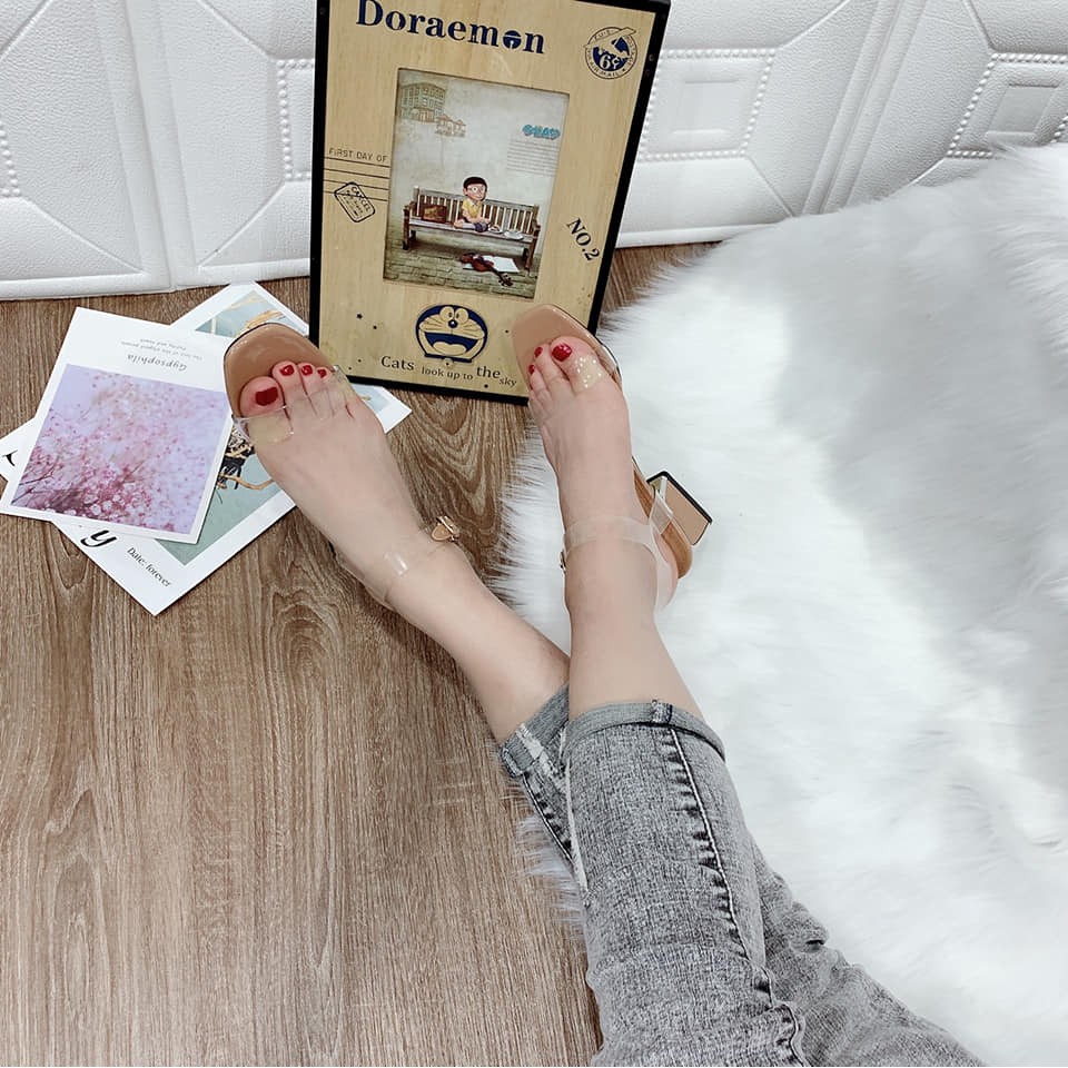 Giày sandal đế vuông