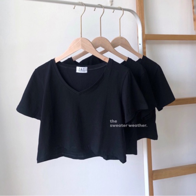Áo croptop cổ tim trơn | BigBuy360 - bigbuy360.vn