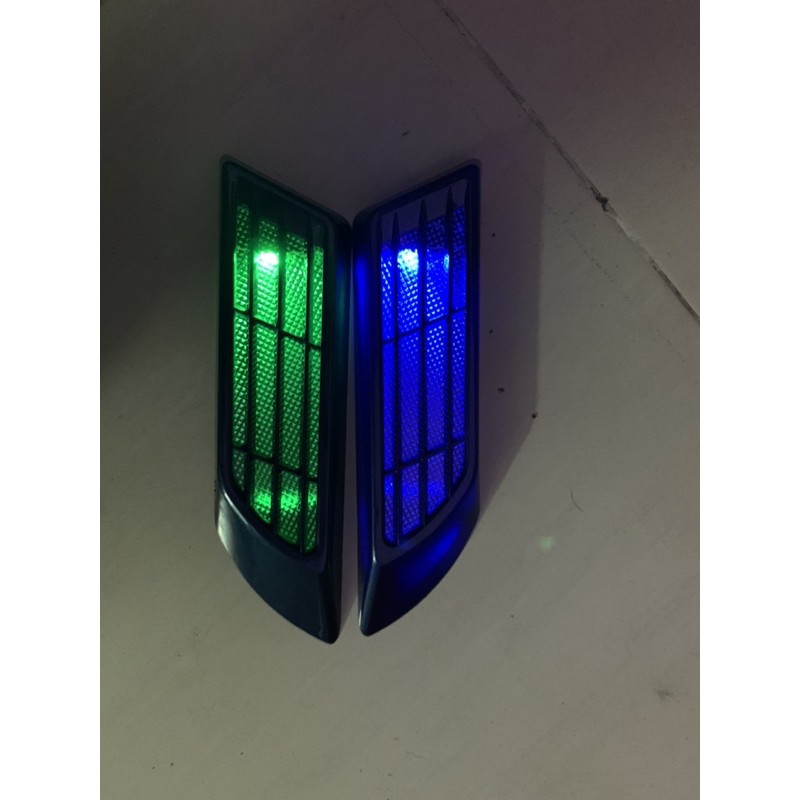 Led năng lượng mặt trời hình mang cá