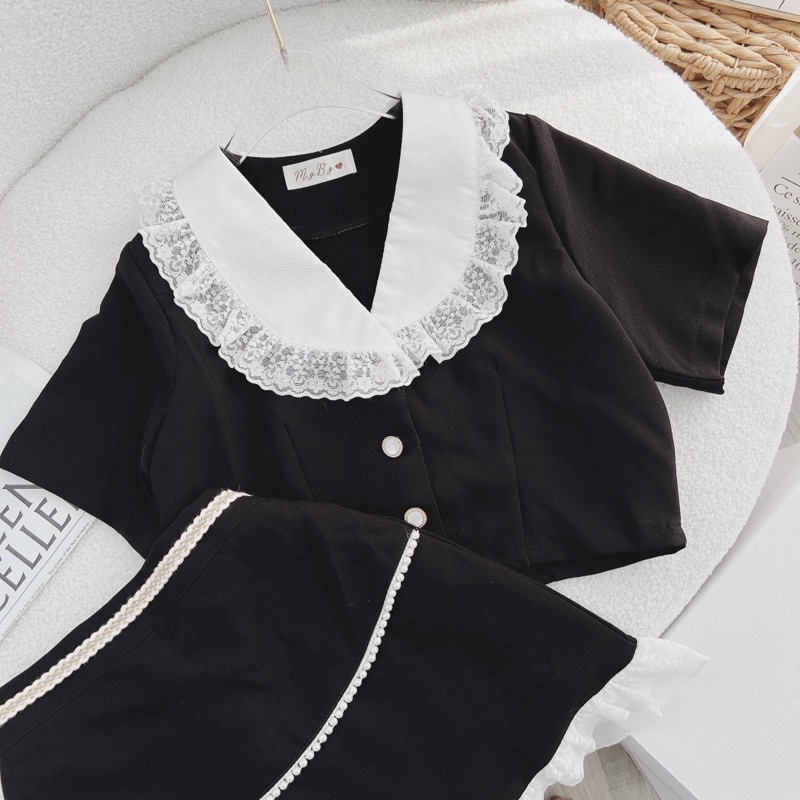 SET ÁO CROPTOP NÚT CỔ SEN BÈO TRẮNG + CHÂN VÁY ĐEN VIỀN BÈO