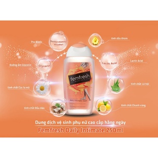 Dung dịch vệ sinh phụ nữ Femfresh Ultimate Skin Care 250ml