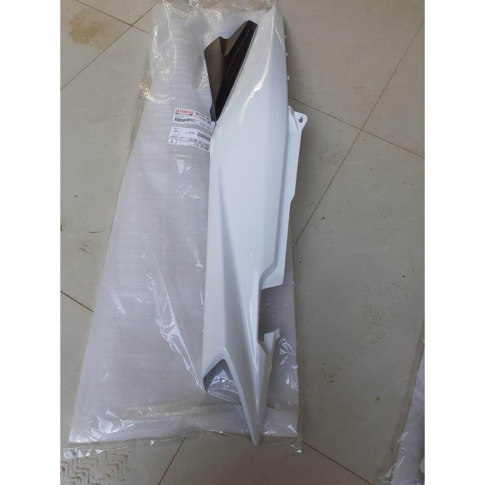 Ốp sườn Taurus Yamaha - Trắng