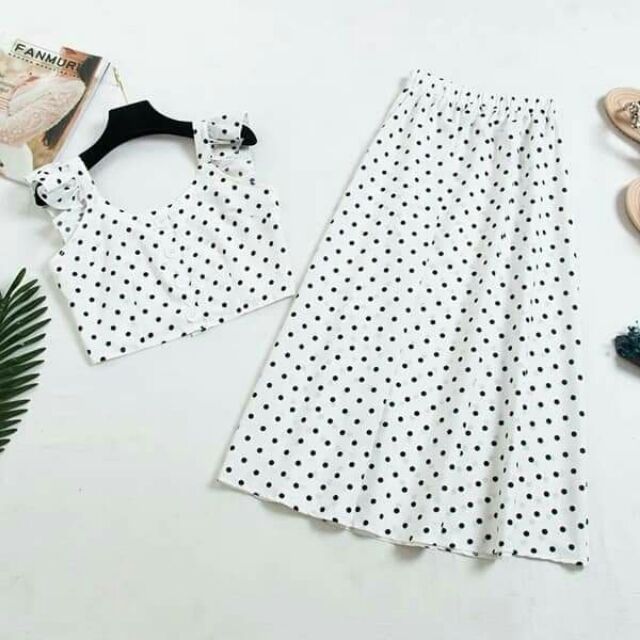 Sét áo croptop chấm bi chân váy rời