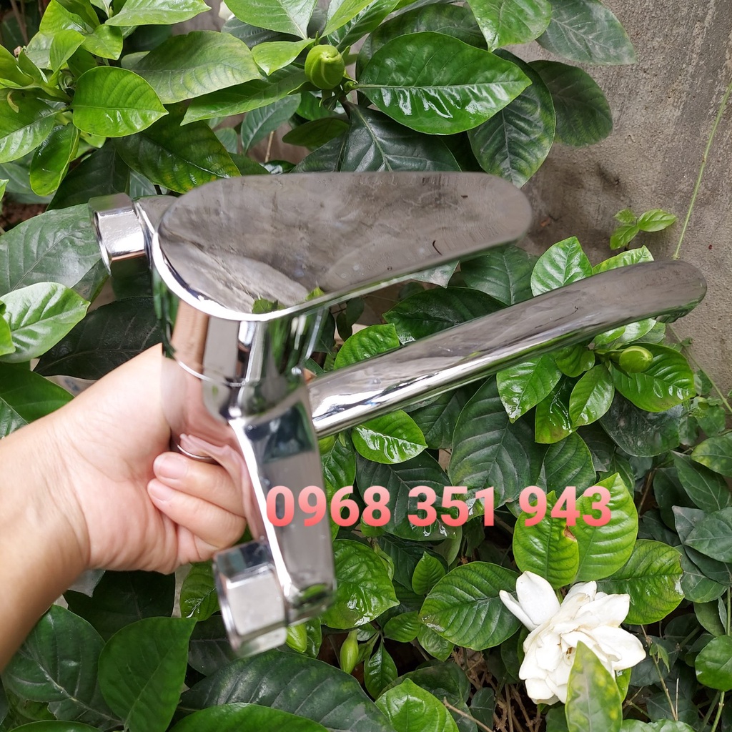 Vòi rửa bát, vòi rửa chén nóng lạnh gắn âm tường cần cứng xoay 360 độ