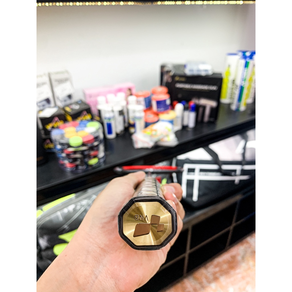 Vợt Cầu Lông VNB V200 Đỏ Chính Hãng Carbon siêu nhẹ