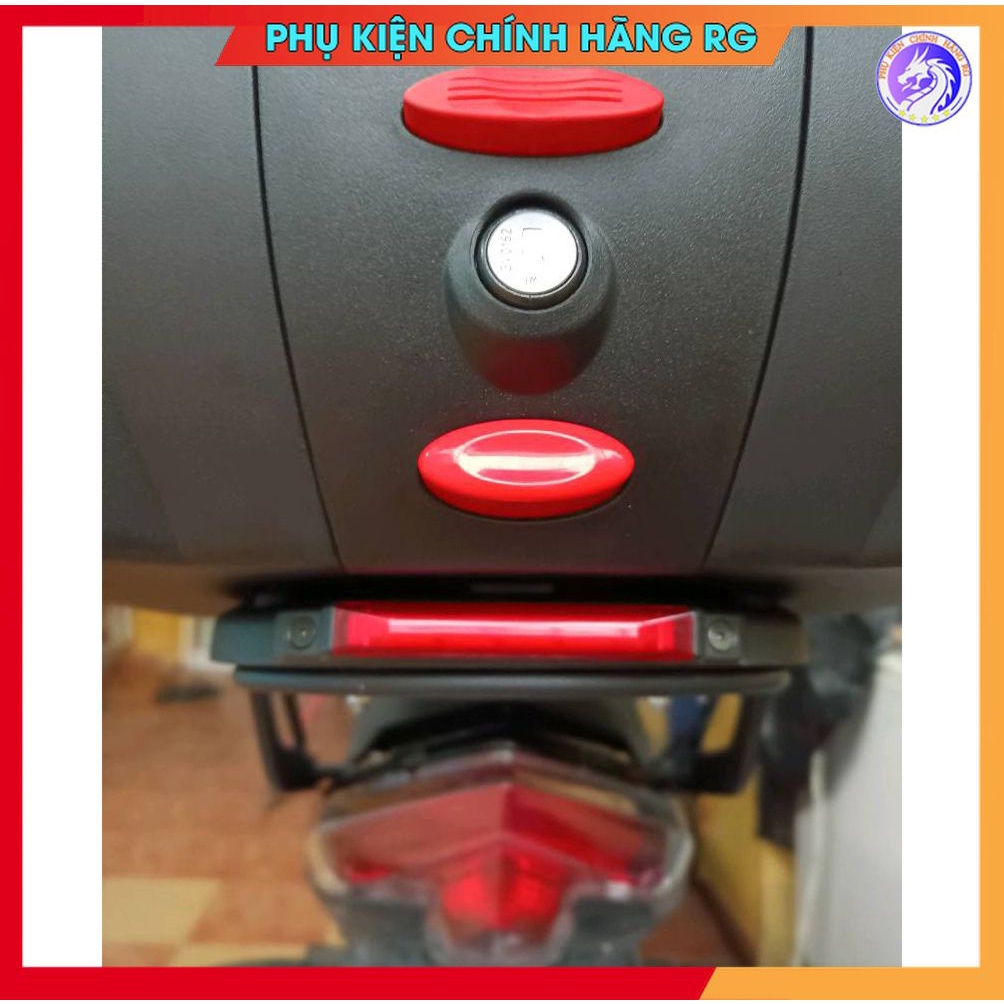 Đèn led stop gắn đế thùng Givi SLMP60NS an toàn khi lái xe vào ban đêm