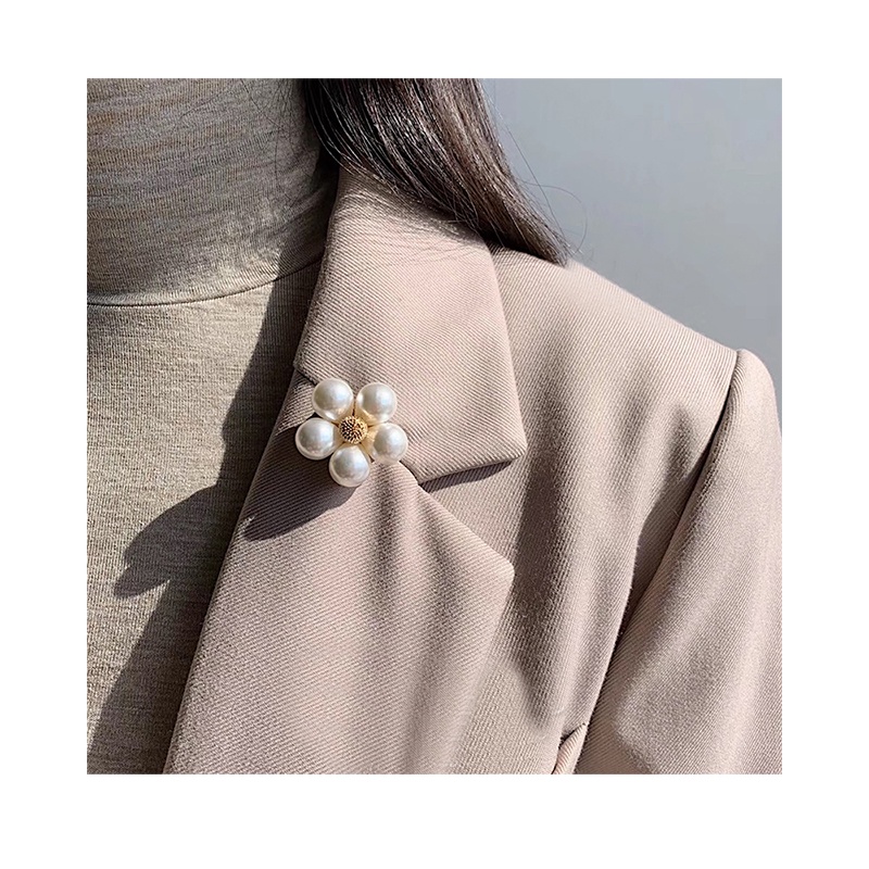 Ghim Cài Áo Hình Nơ Đính Ngọc Trai Dễ Thương