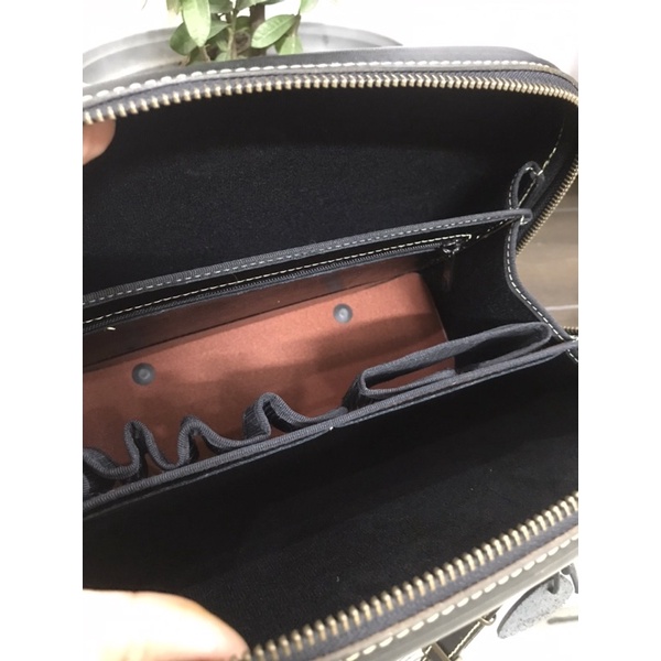 Túi đeo chéo da thật Big Prosperity - hàng trưng bày