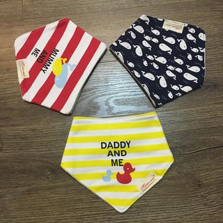 Yếm momcare cho bé