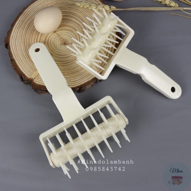 Dụng cụ Tạo Lỗ Pizza (Lăn gai)