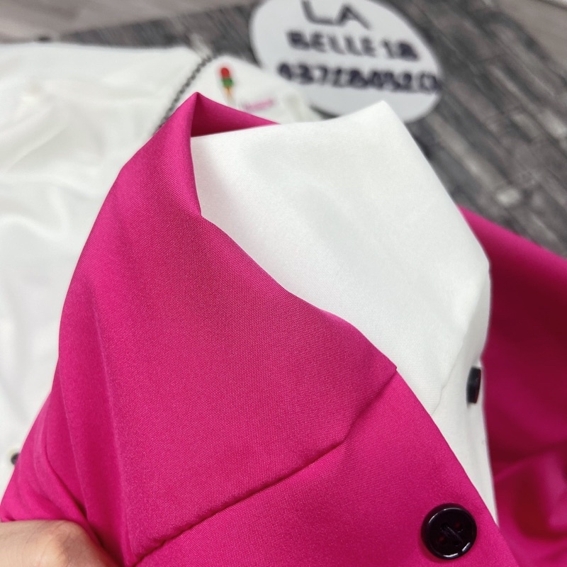 Áo sơ mi cổ viền bèo thêu hình Áo sơ mi trắng hồng dáng babydoll chất thô lụa