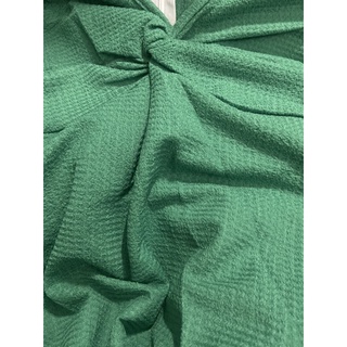 Đầm body xốp chéo ngực