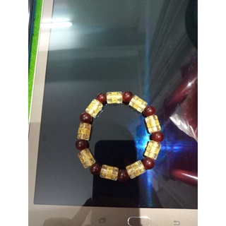 Chuỗi đeo tay mẫu mới màu đỏ mix hạt chữ