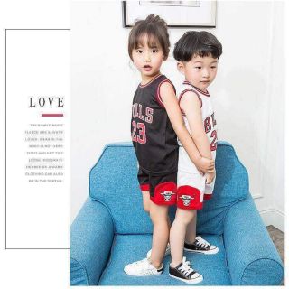 Bộ bóng rổ bé trai và bé gái