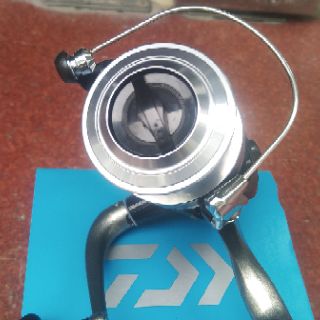 Máy câu cá Daiwa SF Strike Force 2500/4000