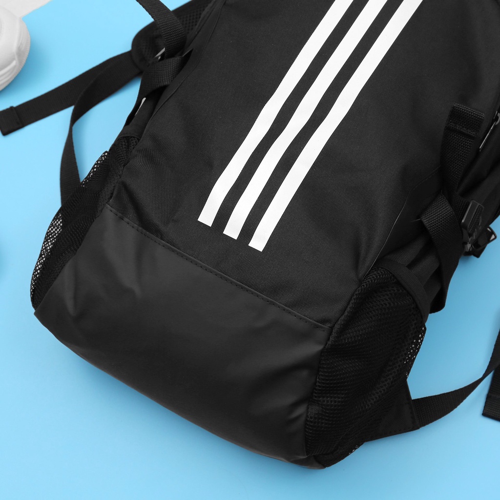 Balo laptop nam Ad màu đen, để được laptop lớn, đáy lót da êm ái