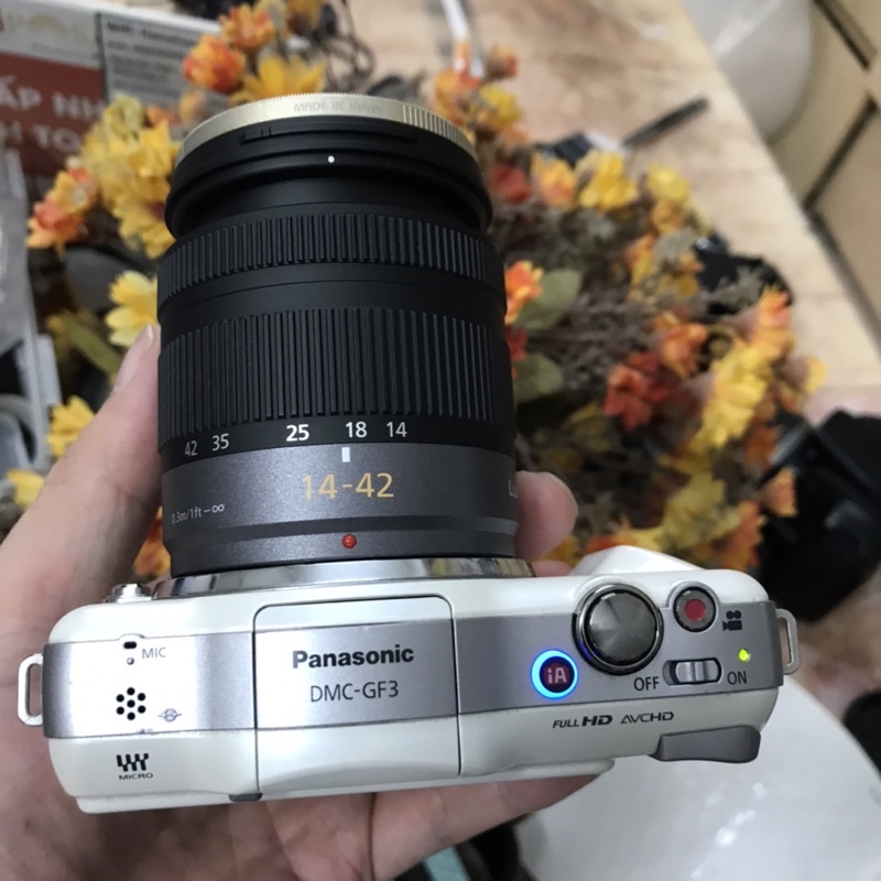 Máy ảnh Panasonic Lumix GF3 kèm 14-42 quay full HD