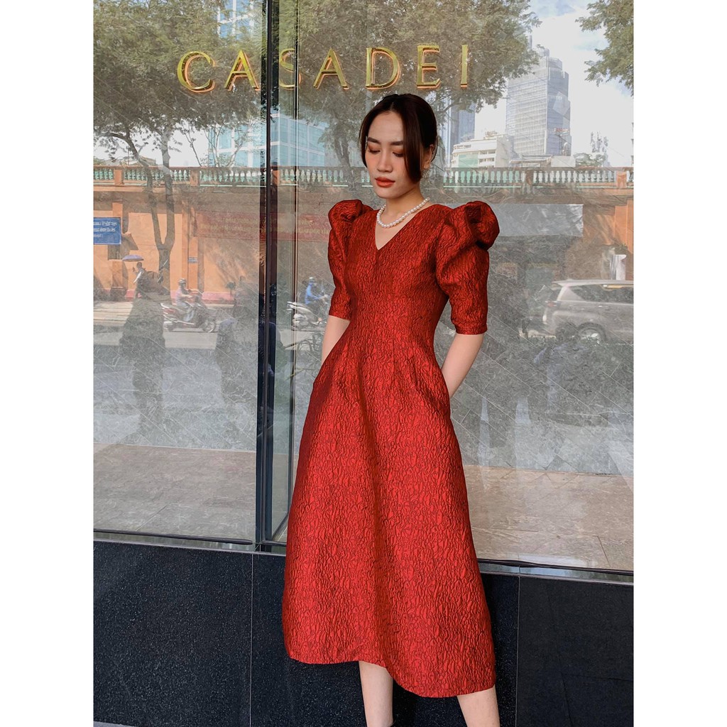 Đầm gấm cổ tim Cói Design