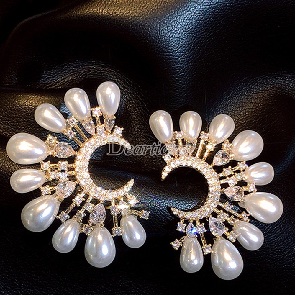 Bông Tai Chữ C Đính Ngọc Trai Cao Cấp Sang Trọng