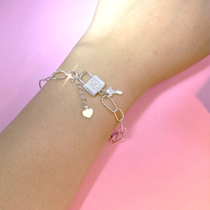 Vòng tay bạc nữ Evasilver hình khóa đính đá, Lắc tay chất liệu bạc ta sang trọng