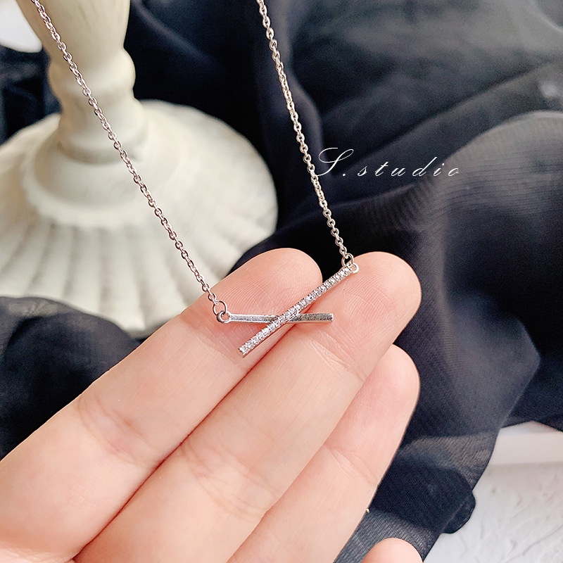 Dây chuyền mặt hình chữ X đính kim cương nhân tạo sang trọng