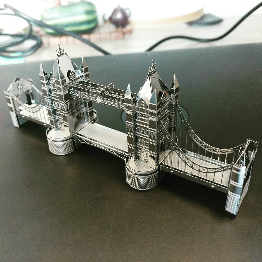Mô Hình 3D Kim Loại Cầu Tháp Luân Đôn Trên Dòng Sông Thames