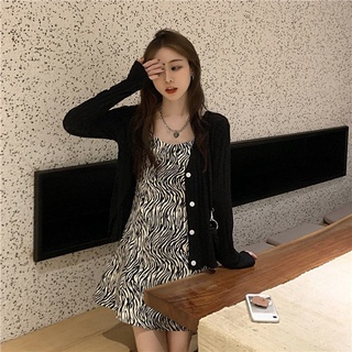 Áo thun nữ khoác ngoài dài tay có cúc cổ V Madela