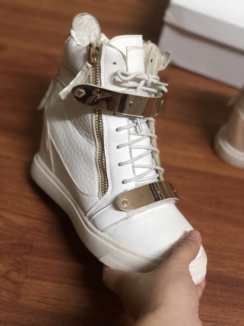 Sneaker trắng 👟