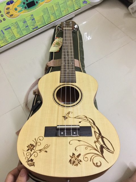 Ukulele tenor hoa