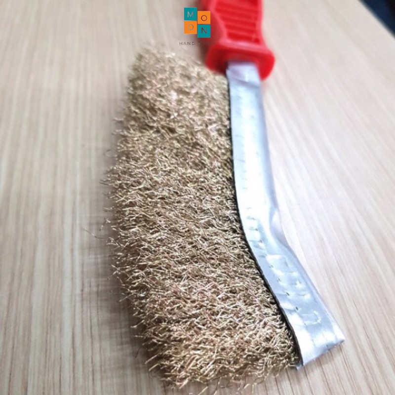 Bàn chải đánh rỉ cán đỏ