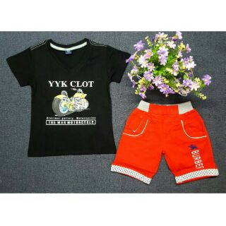 Bộ áo thun cổ tim quần kaki lửng