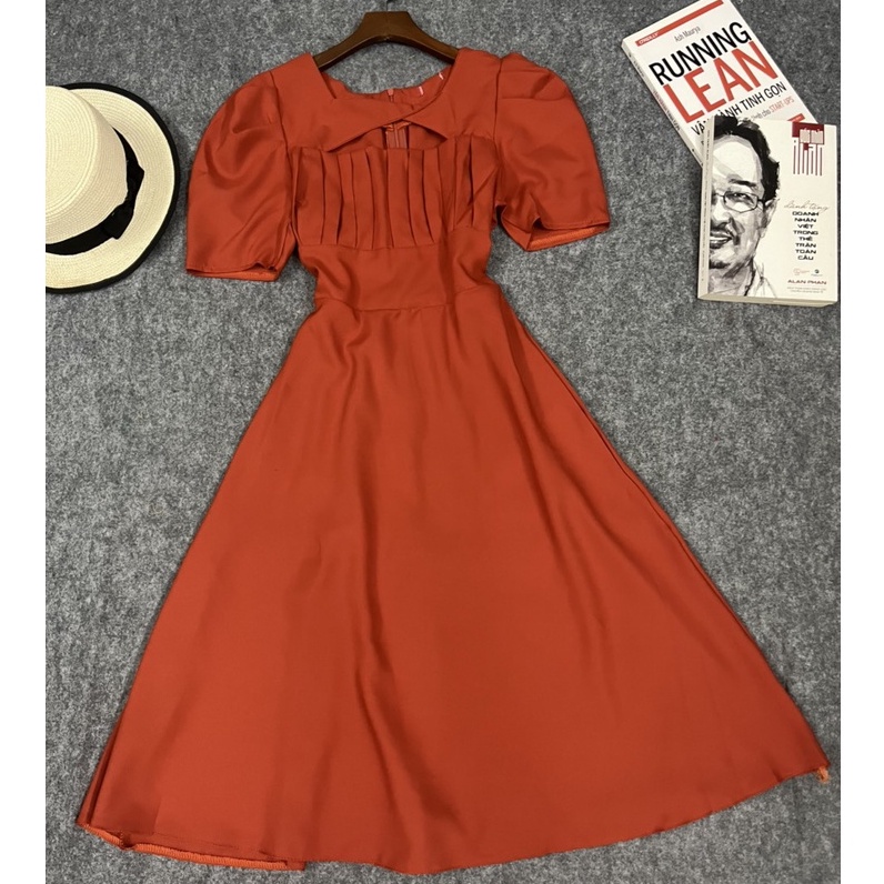 ĐẦM DỰ TIỆC XOÈ DÀI QUA GỐI XẾP LY KHOÉT CỰC