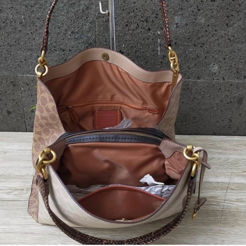 Coach mẫu công sở | BigBuy360 - bigbuy360.vn