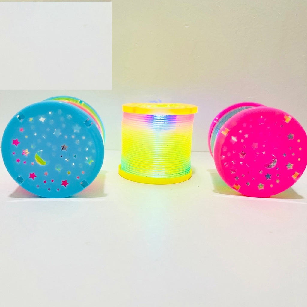 Đồ chơi lò xo cầu vòng phát sáng hình bầu trời đêm có sao trăng