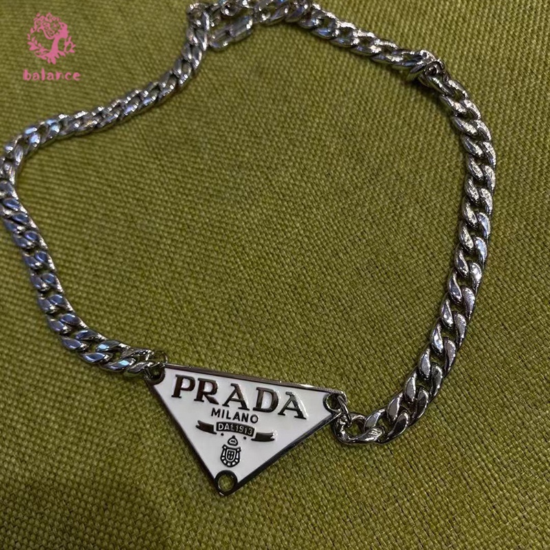 Prada Vòng cổ Mặt Tam Giác Bằng Thép Không Gỉ