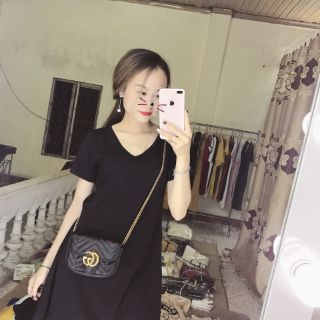 Váy cổ tim