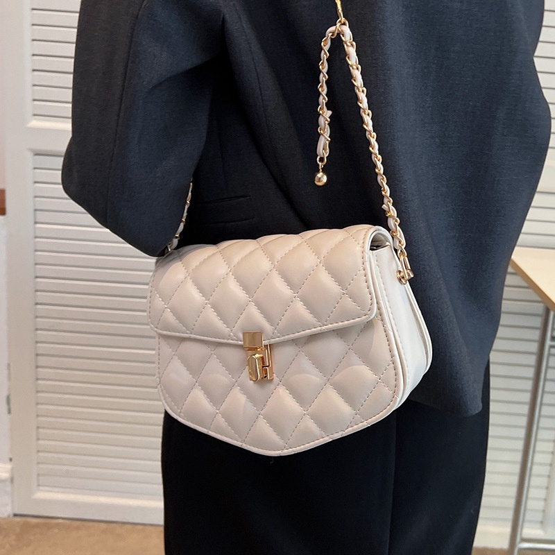 Túi Đeo Chéo Dáng Vuông Nhỏ Phối Dây Xích Thời Trang Mùa Hè Hàng Mới Dành Cho Bạn Nữ