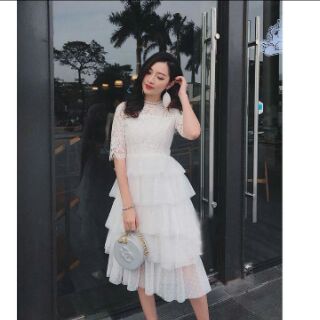 Váy ren trắng tầng