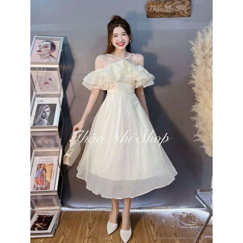 Đầm maxi yếm bánh bèo trễ vai chất tơ nhũ, váy maxi cổ yếm trễ vai bèo ngực màu be cao cấp, váy tơ bèo cổ yếm óng ánh