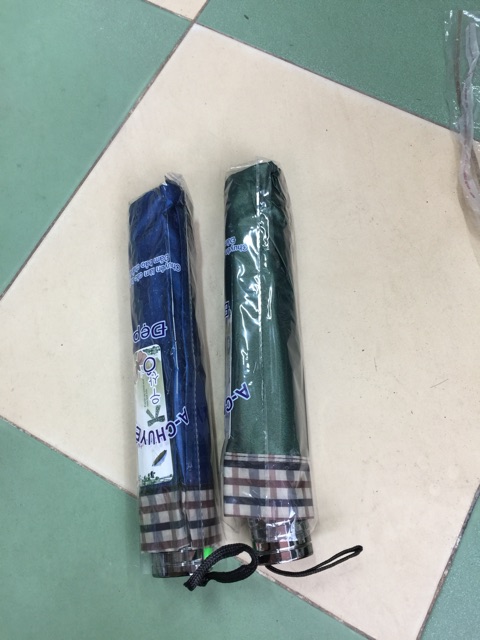 Ô dù gấp 3 viền kẻ loại to( giao màu ngẫu nhiên)