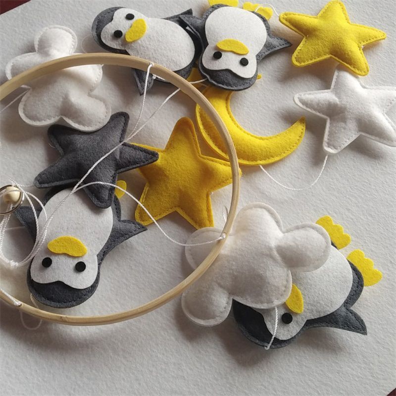 Lục lạc đồ chơi handmade cầm tay gắn giường ngủ cho bé sơ sinh