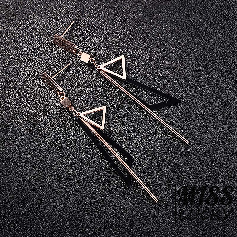 Bông tai titan hình tam giác độc đáo ( màu xanh dương )