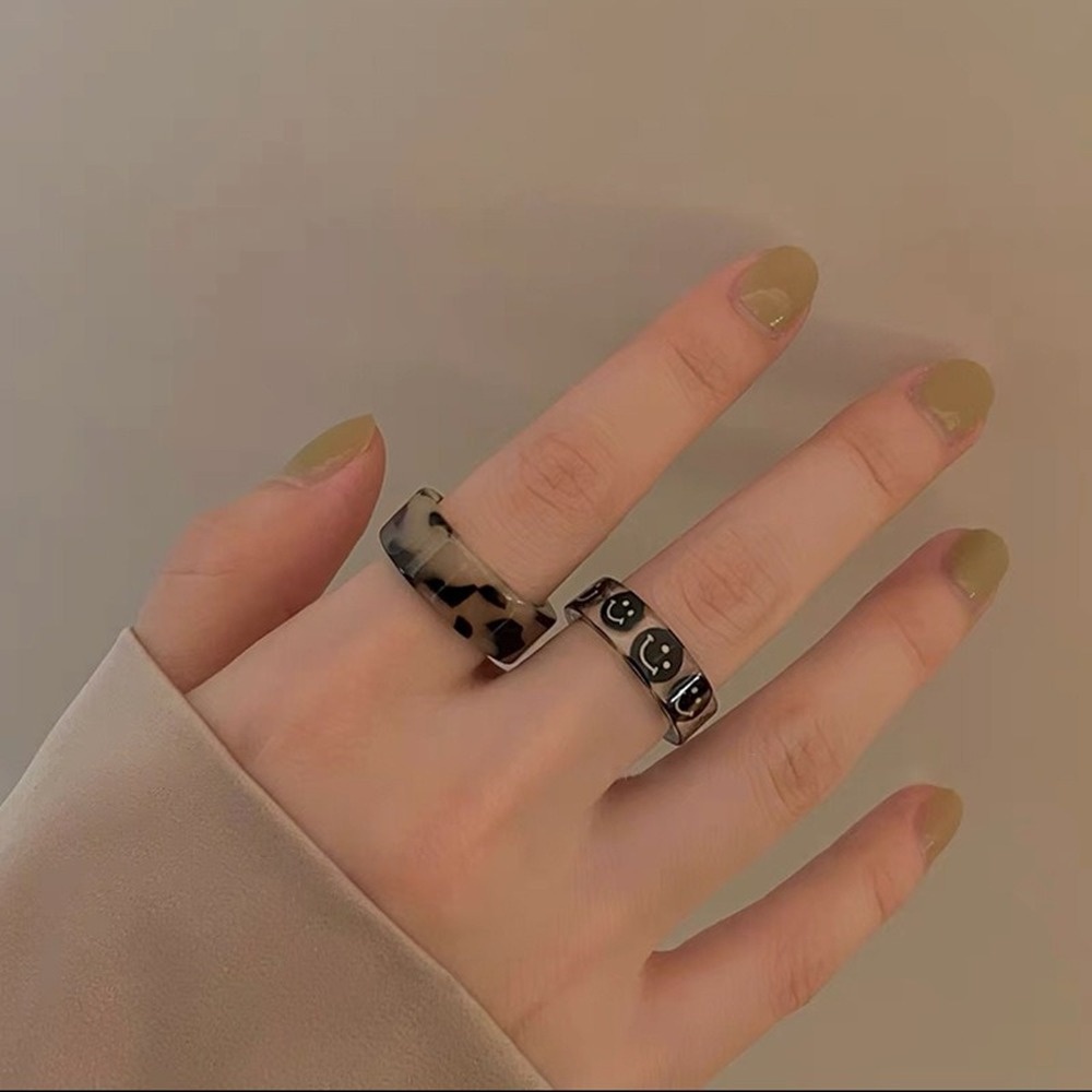 Set 2 Nhẫn Đeo Tay Kim Loại Đính Đá Xinh Xắn Cho Nữ