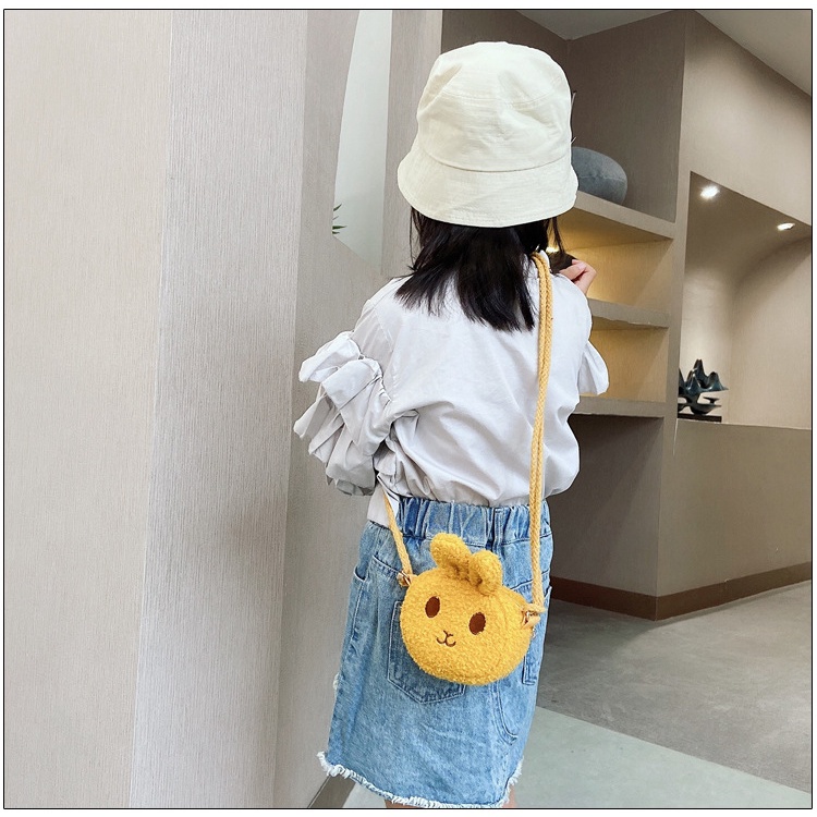 Túi Đeo Chéo Bằng Lông Cừu Phong Cách Mới Cho Bé Gái