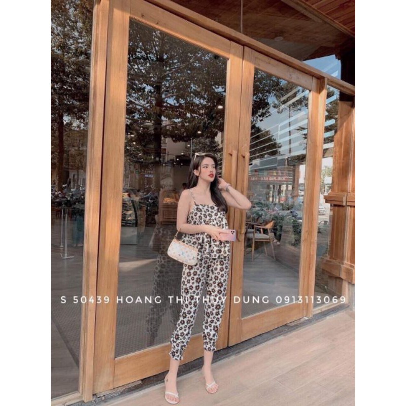 Set áo hai dây và quần họa tiết hoa